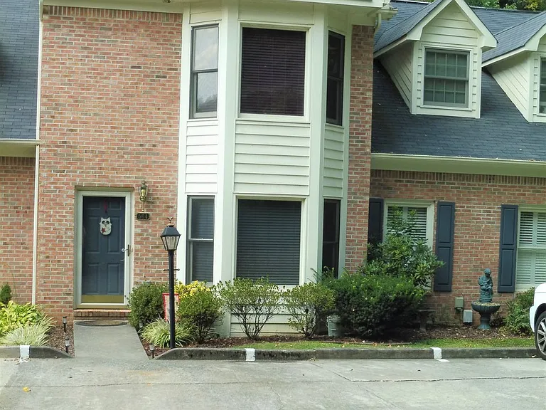 504 Ashley Oaks Private Dr — Photo 1