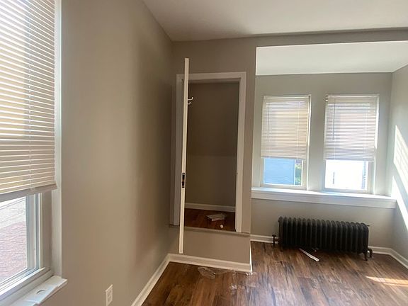 4th image of 430 Greenfield Ave #302-8