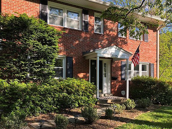 4th image of 3325 Wilkins Dr