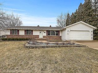 1821 N 1st St, Dekalb, IL 60115