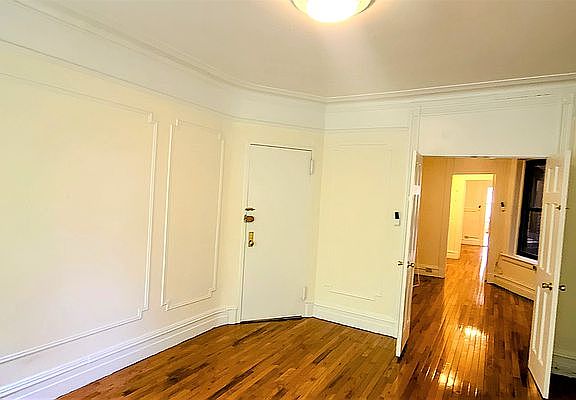 4th image of 533 E 87th St APT 4