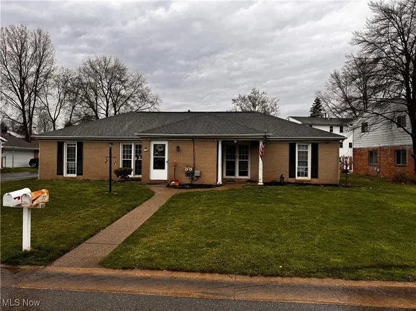 2921-2923 Arboretum Cir NW, Canton, OH 44718