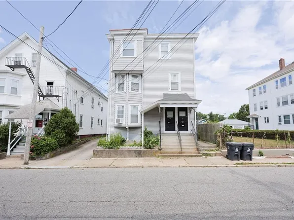 10-12 Walnut St, East Providence, RI 02914