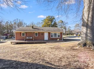405 Pinkney Rd, Dallas, NC 28034
