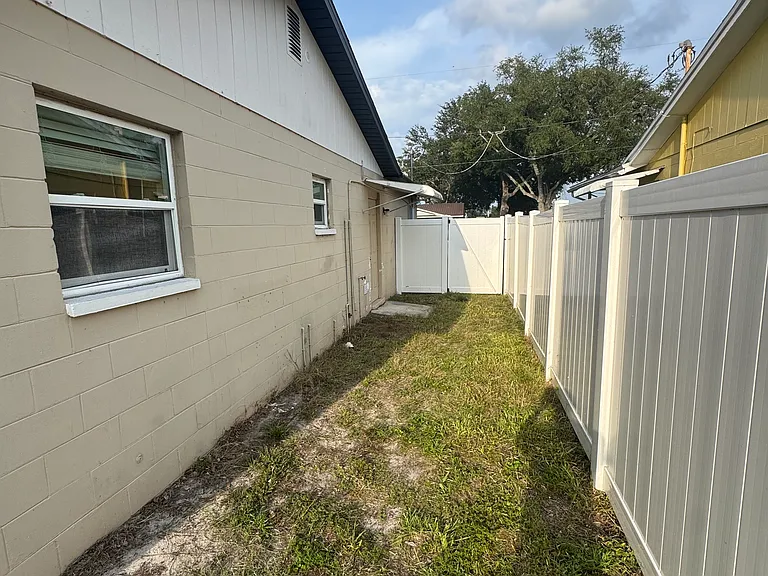 6205 S Church Ave — Photo 22