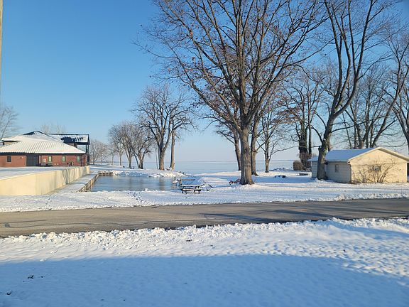 5th image of 313 Leisure Ln