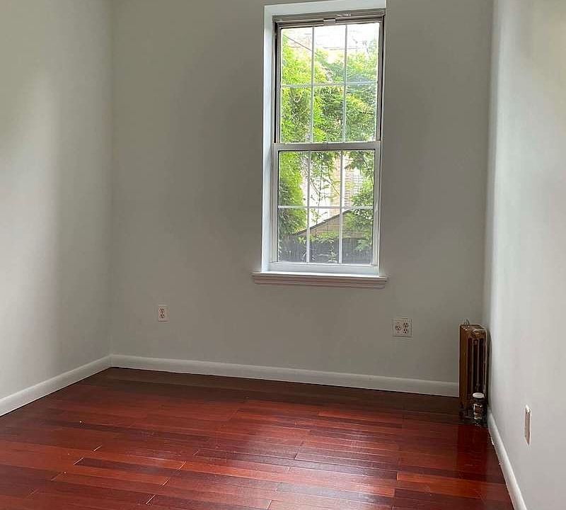 2nd image of 202 23rd St #2F