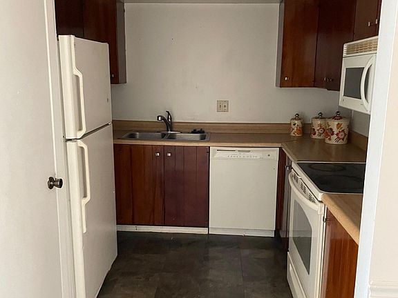 3rd image of 1625 Summer Run Dr Unit 32