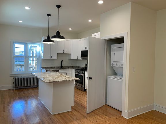 2nd image of 1043 W Barry Ave #3