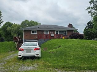 2410 S Jefferson St, New Castle, PA 16102