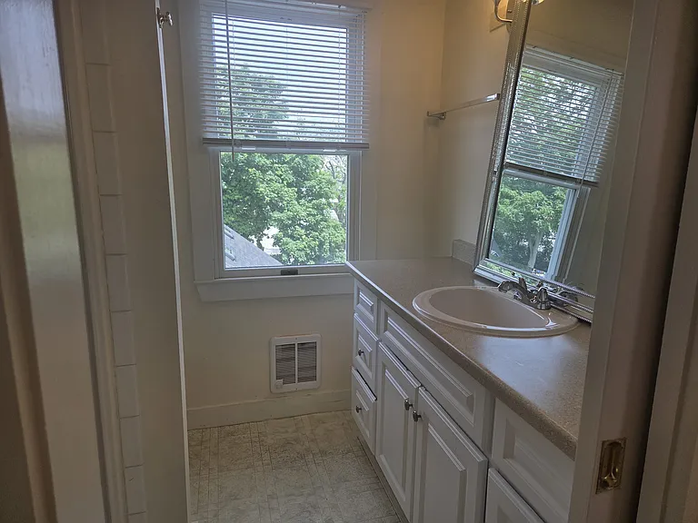 14 Hawkes St #3 — Photo 12