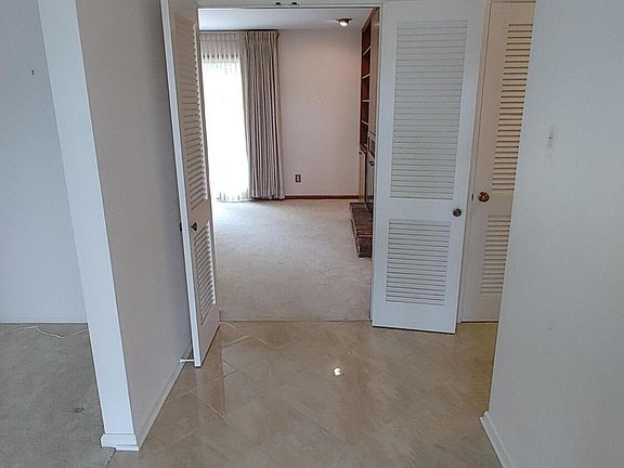 2nd image of 2405 Hillsdale Dr