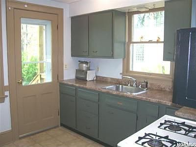 4th image of 14612 Clifton Blvd