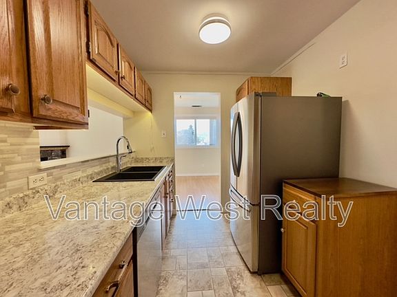 3rd image of 1045 Sutherland Ave Unit 328