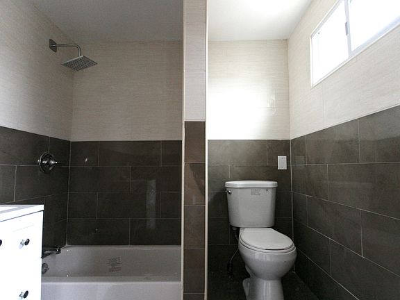 5th image of 894 Dekalb Ave #2