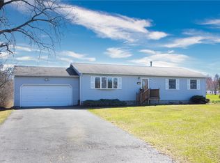 5802 S Gate Dr, Auburn, NY 13021