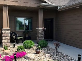 3610 E Woodsedge St, Sioux Falls, SD 57108