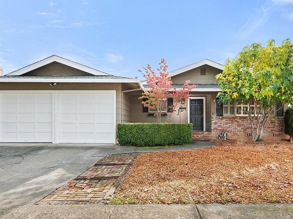 1st image of 122 Rosewood Drive