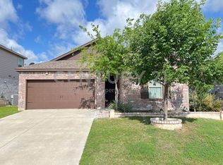2605 Warren Ln, Aubrey, TX 76227