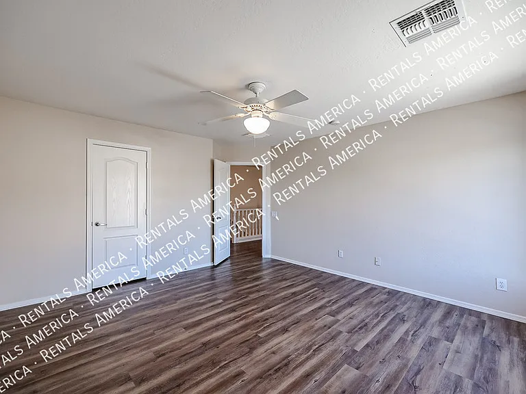 910 S 118th Ln — Photo 18