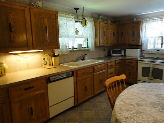 4th image of 74 Burnett St