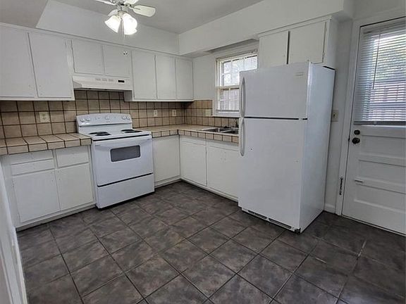 2nd image of 1228 Archdale Dr APT C