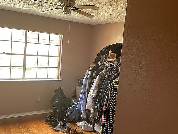 3rd image of 7410 Dartmoor Dr