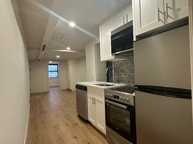 221 E 32nd St, New York, NY
