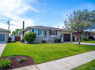 26 Caroline Ln, Depew, NY 14043