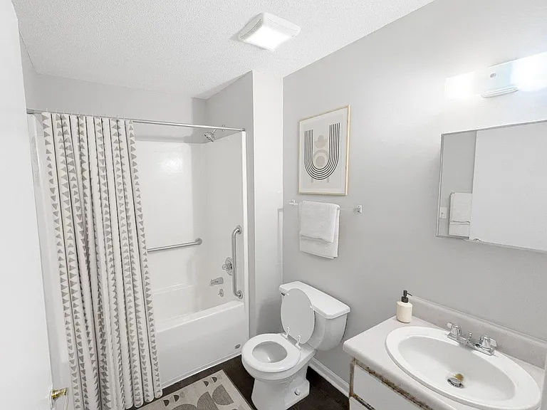 300 Bledsoe St #E8 — Photo 17