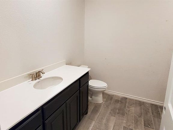 4th image of 3090 Maverick Dr