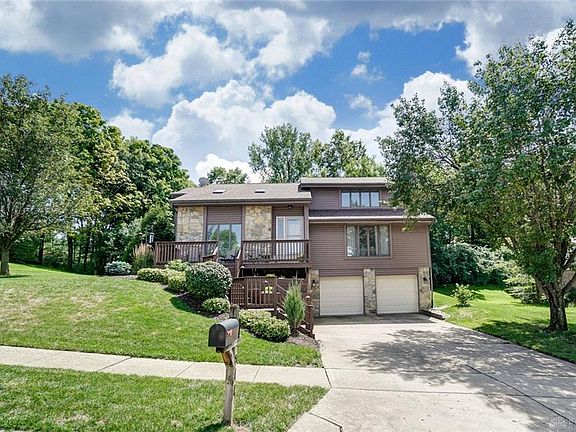 2nd image of 511 Queen Eleanor Ct