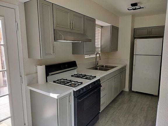 4th image of 3819 Surfrider Ln