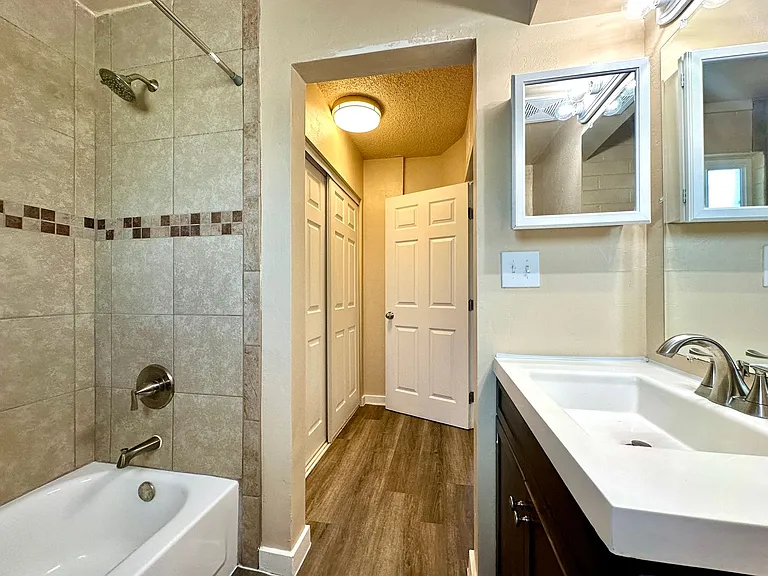 Bel Air Apartments — Photo 24