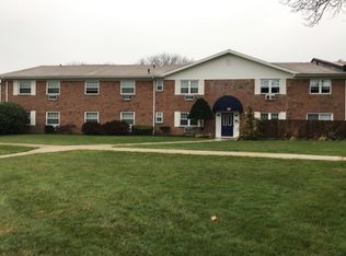 460 Old Town Rd APT 10P, Port Jeff Sta, NY 11776