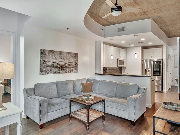 3rd image of 301 Demonbreun St Unit 1120
