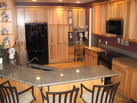 4th image of 151 Jade Dr