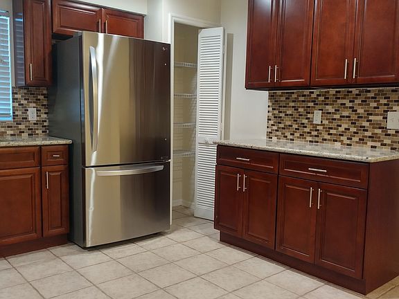 2nd image of 817 Long Meadow Ct