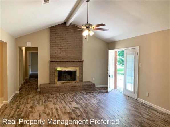 24710 Hunters Hollow Dr, Spring, TX 77380