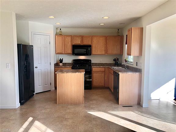 4th image of 9744 Creekside Way
