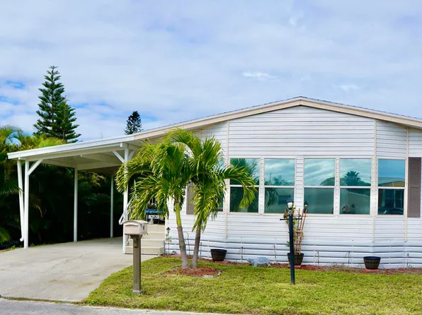 8 Andalusia Lane, Port St Lucie, FL 34952