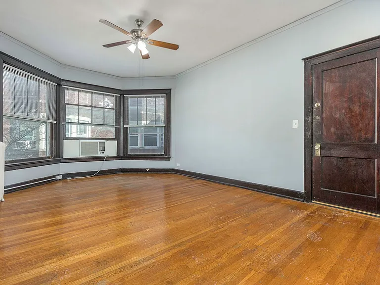 Cavalier Apartments — Photo 12