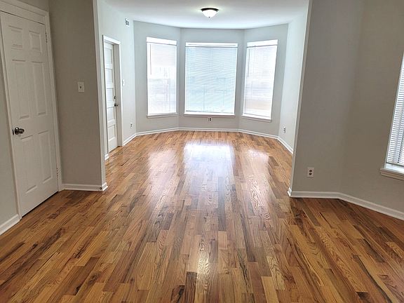 4th image of 1512 N Kedvale Ave #1F
