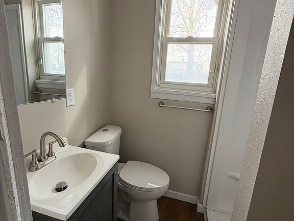 5th image of 1200 3rd Ave SE #1