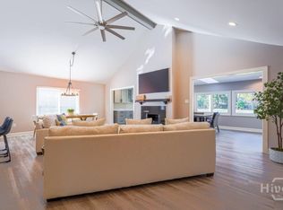 53 Village Green Cir, Savannah, GA 31411