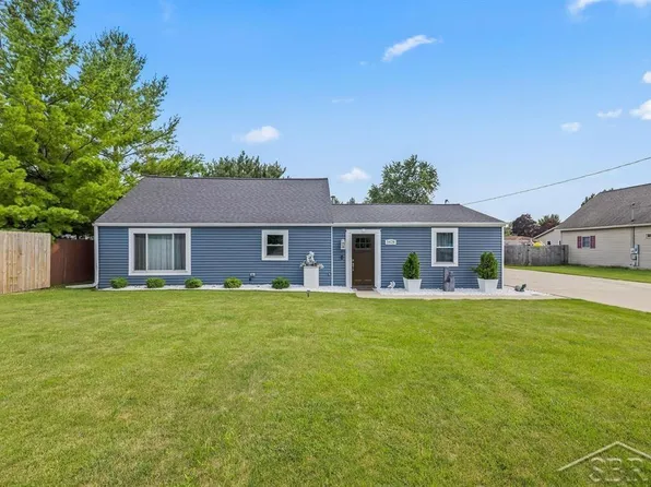 3428 E Fisher Rd, Bay City, MI 48706