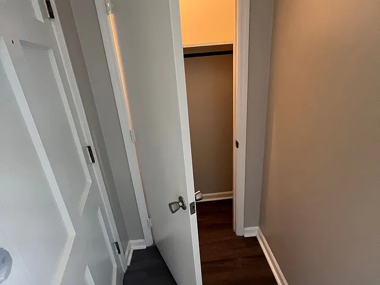 Huntingdon Apartments — Photo 7