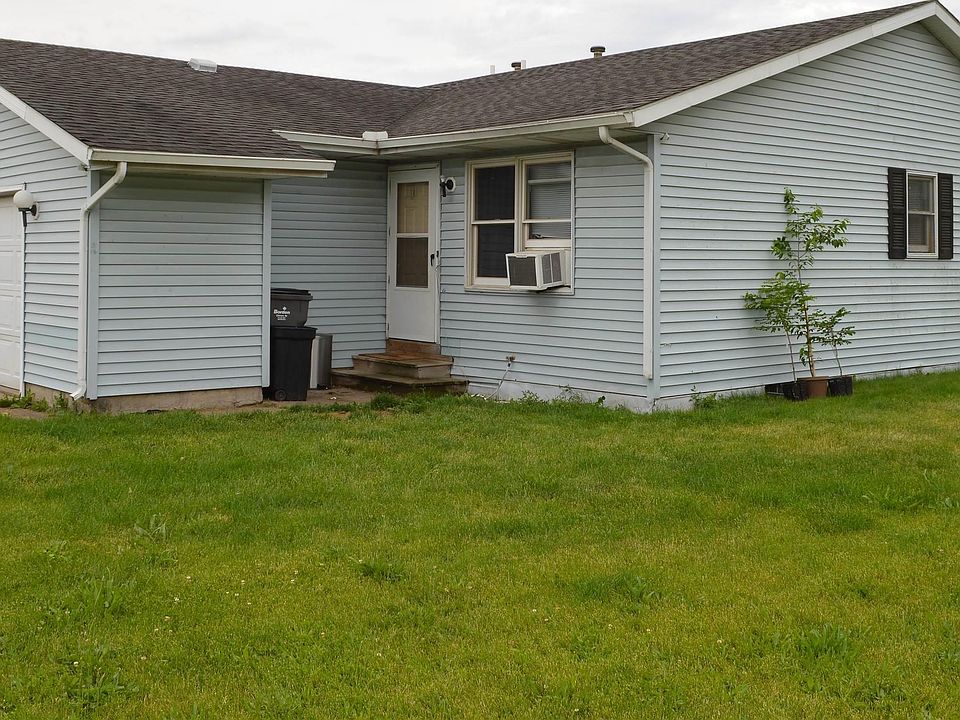 2nd image of 2715 A&b Pine Manor Ave