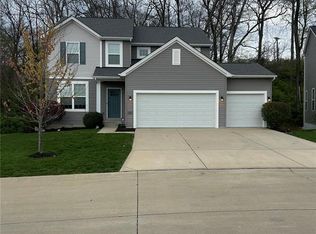 950 Konert Lake Dr, Fenton, MO 63026
