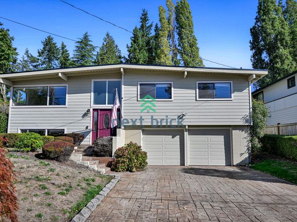 402 155th Ave SE